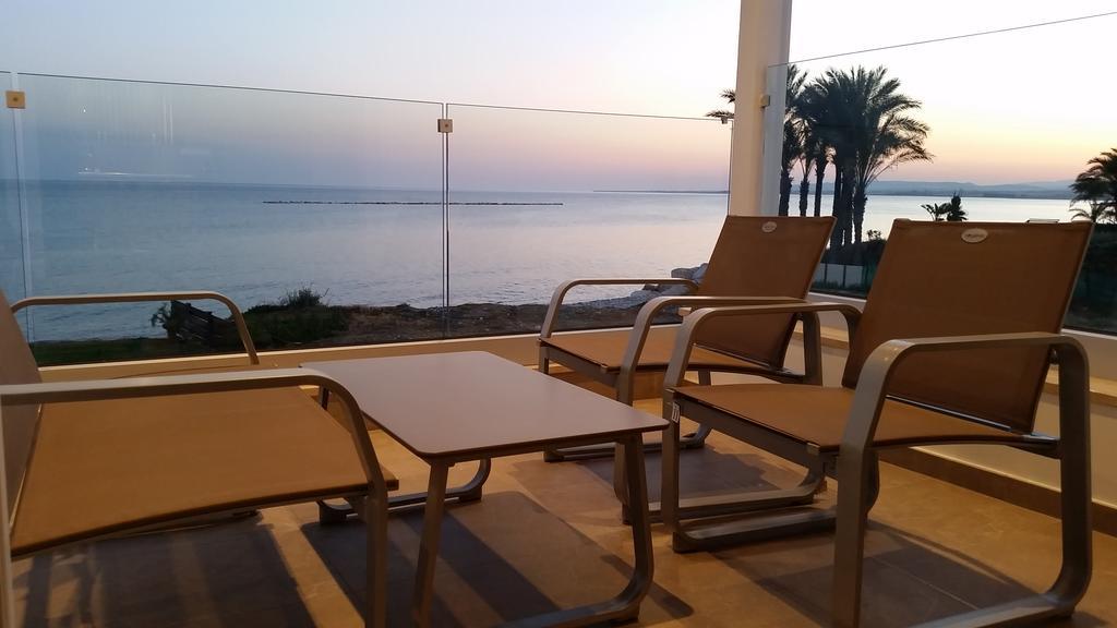 פריווליה Periyiali Beach Sunset Suite A7 מראה חיצוני תמונה