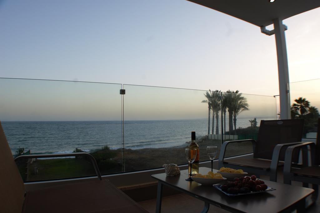 פריווליה Periyiali Beach Sunset Suite A7 מראה חיצוני תמונה